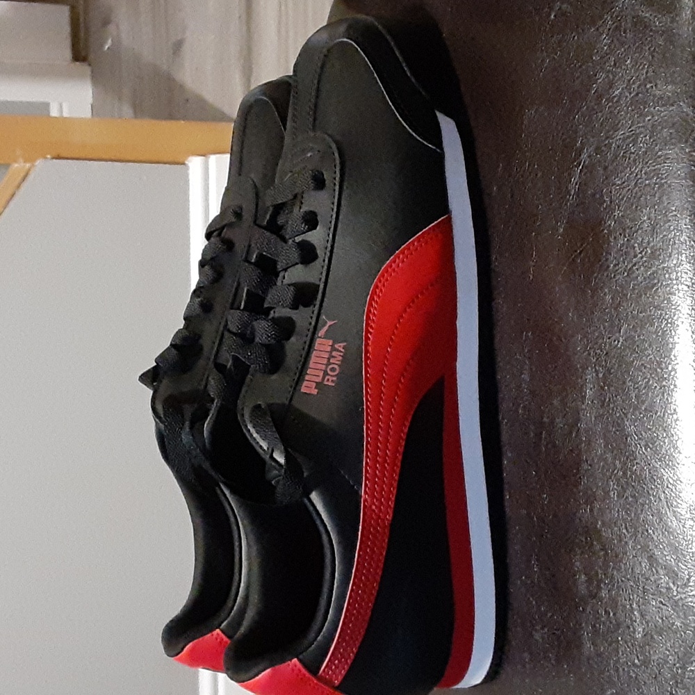 Puma Roma shoes size 12 Black and Red